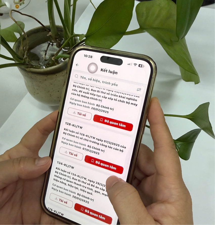Đổi mới sinh hoạt đảng từ “Sổ tay đảng viên điện tử”