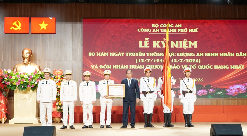 80 NĂM GIỮ VỮNG LÁ CHẮN AN NINH