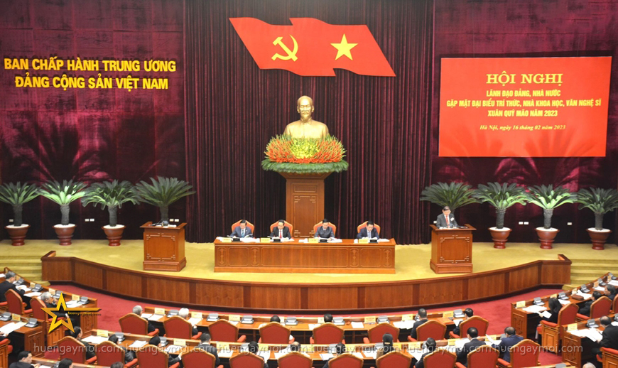 LÃNH ĐẠO ĐẢNG, NHÀ NƯỚC GẶP MẶT TRÍ THỨC, NHÀ KHOA HỌC, VĂN NGHỆ SĨ TIÊU BIỂU
