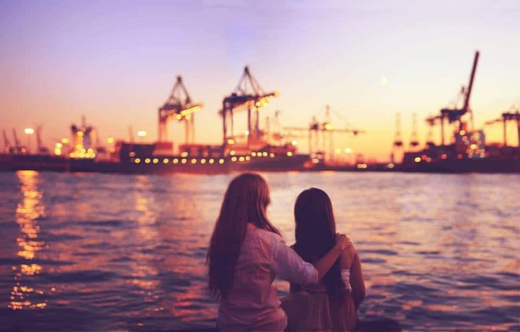 LÚC HOẠN NẠN MỚI BIẾT AI LÀ 