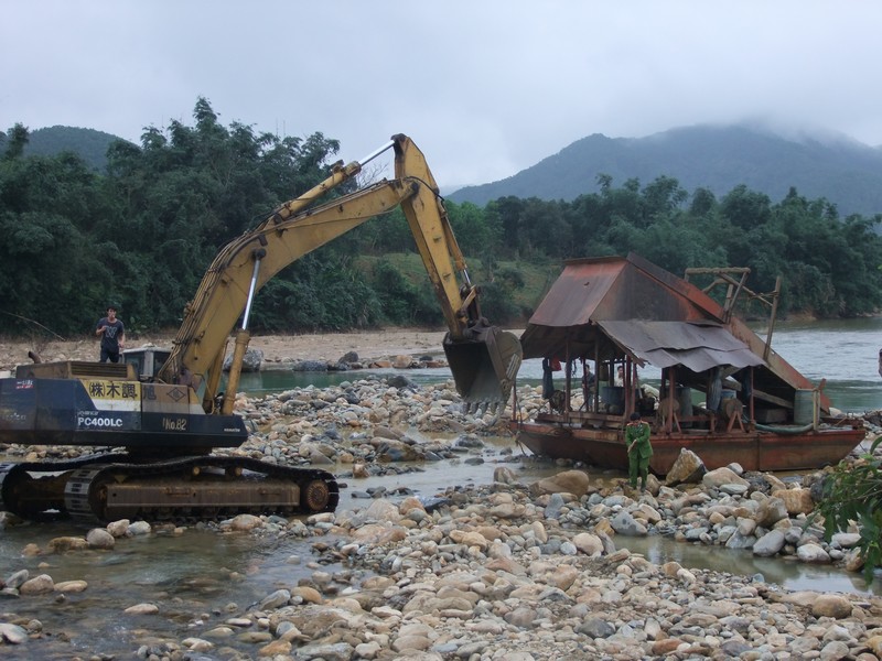 Vi phạm hoạt động thăm dò vàng