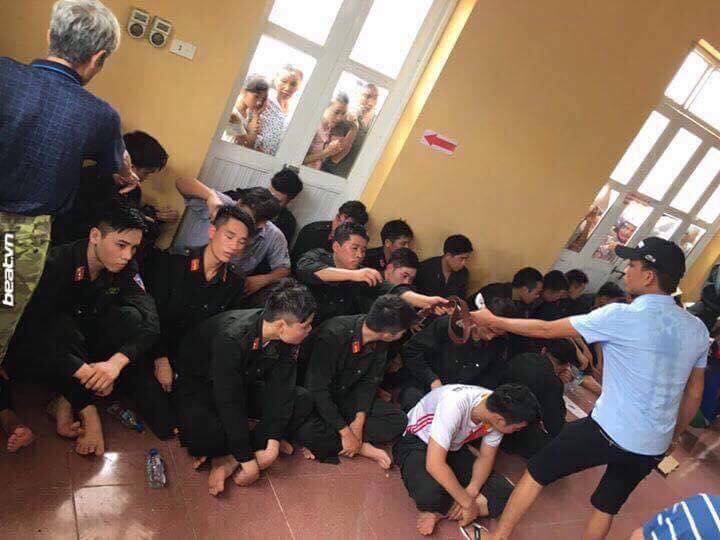 Người dân Đồng Tâm cử 1 gia đình lo nấu cơm, dẫn đi tắm, vệ sinh cho 20 người đang bị tạm giữ