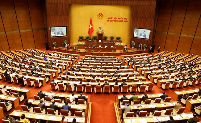Quốc hội “quyết” cắt giảm 10% biên chế