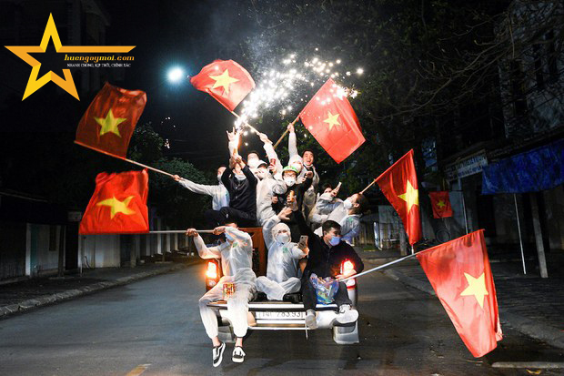HÃY ĐỂ NGƯỜI DÂN VIỆT NAM TỰ