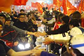 CÙNG CHĂM LO CHO “TRONG ẤM NGOÀI ÊM” 