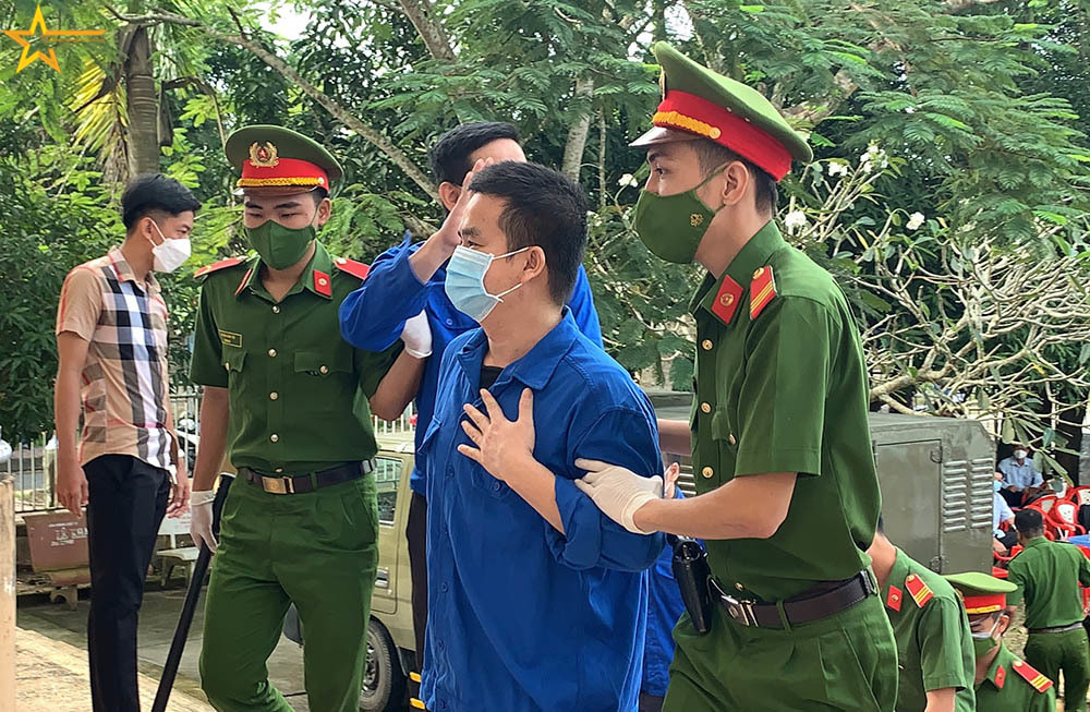 THỦ ĐOẠN “NÉM LỬA”, “BẺ LÁI” PHIÊN TOÀ XÉT XỬ TRƯƠNG CHÂU HỮU DANH