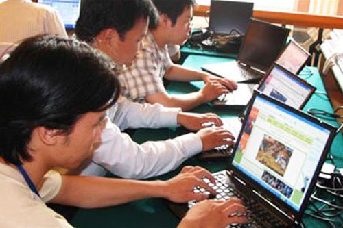 CÁCH NHÌN THIÊN LỆCH, HÃY THÔI KHOÁC ÁO “NHÂN QUYỀN”