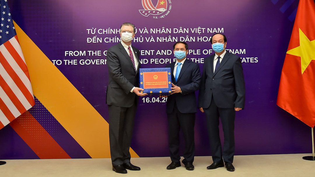 ĐỪNG LẤY CÁI NHÌN TIỂU NHÂN ĐỂ ĐO LÒNG QUÂN TỬ!