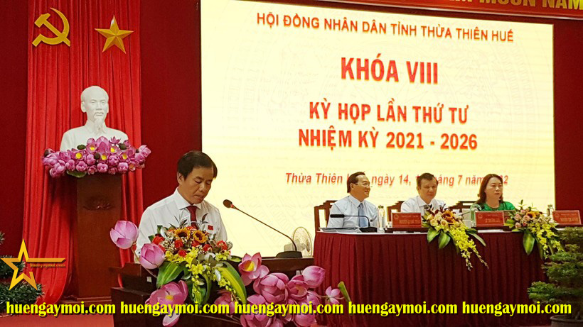 BIỂU QUYẾT THÔNG QUA NHIỀU NGHỊ QUYẾT QUAN TRỌNG