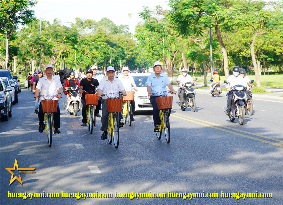 NGƯỜI DÂN VÀ DU KHÁCH CHÍNH THỨC ĐƯỢC DÙNG XE ĐẠP CÔNG CỘNG TẠI HUẾ