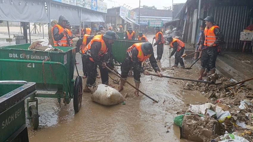 Quân đội sát cánh cùng dân