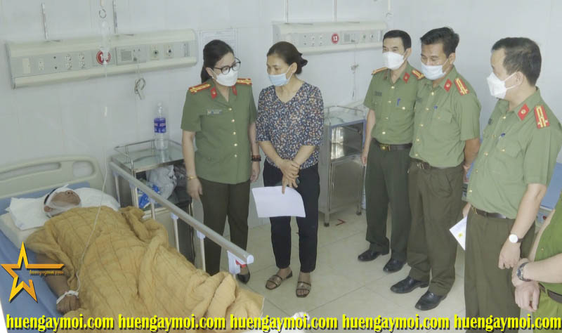 THANH NIÊN 19 TUỔI TÔNG XE KHIẾN CÁN BỘ CÔNG AN HUYỆN GÃY XƯƠNG CHÂN