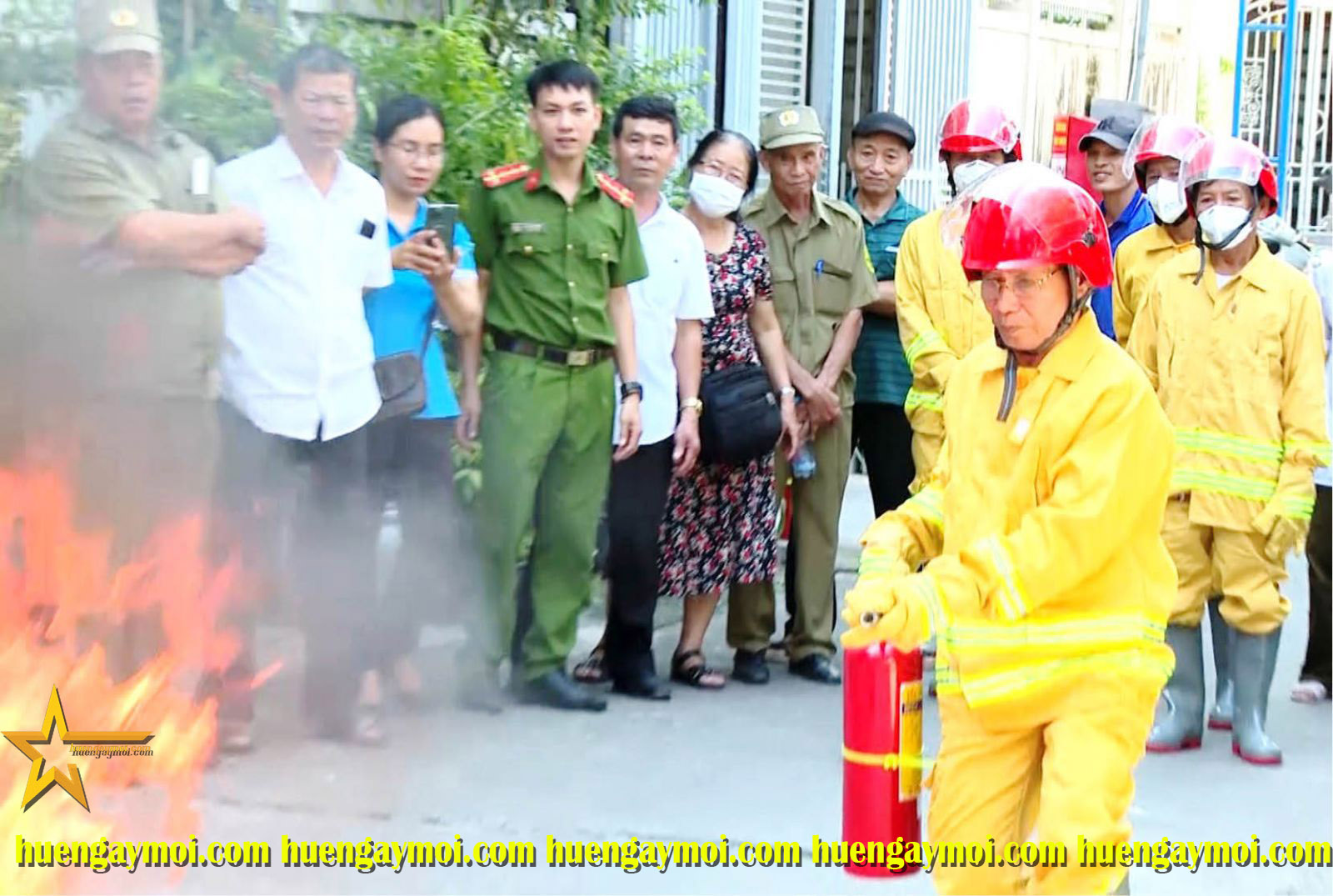 TRANG BỊ BÌNH CHỮA CHÁY TRONG TỪNG HỘ GIA ĐÌNH: CẦN THIẾT, GIẢM THIỂU SỰ CỐ CHÁY LỚN