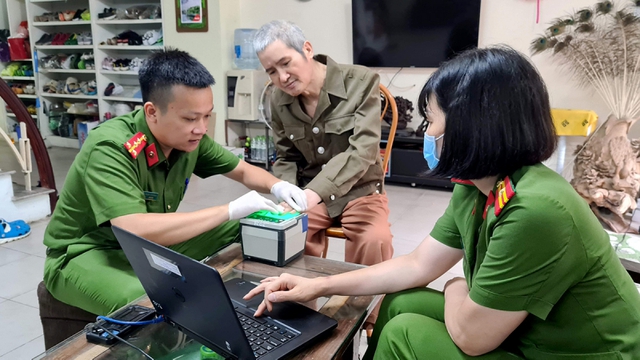 ĐIỀU CHỈNH THÔNG TIN THẺ CĂN CƯỚC LÀ PHÙ HỢP, KHÔNG TÁC ĐỘNG CHI PHÍ, TÂM LÝ NGƯỜI DÂN