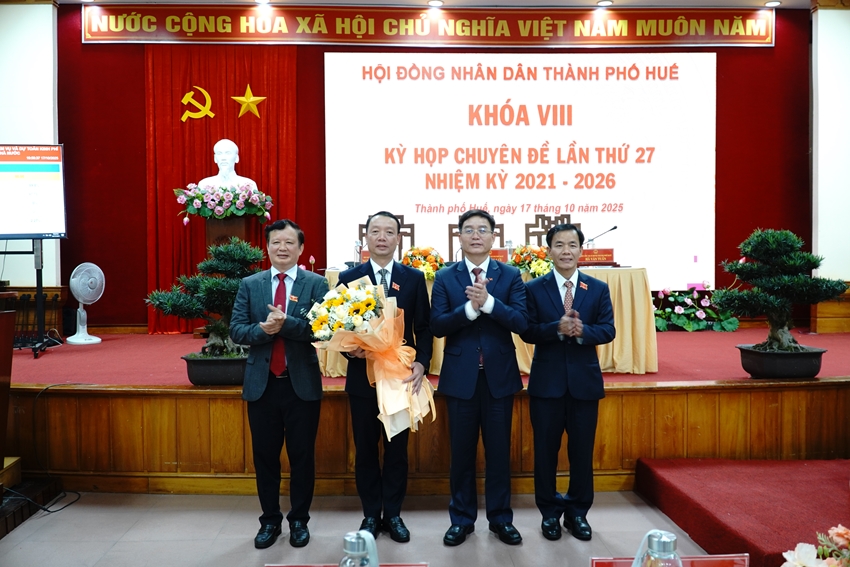 Đồng chí Phan Thiên Định được bầu giữ chức Chủ tịch UBND thành phố Huế