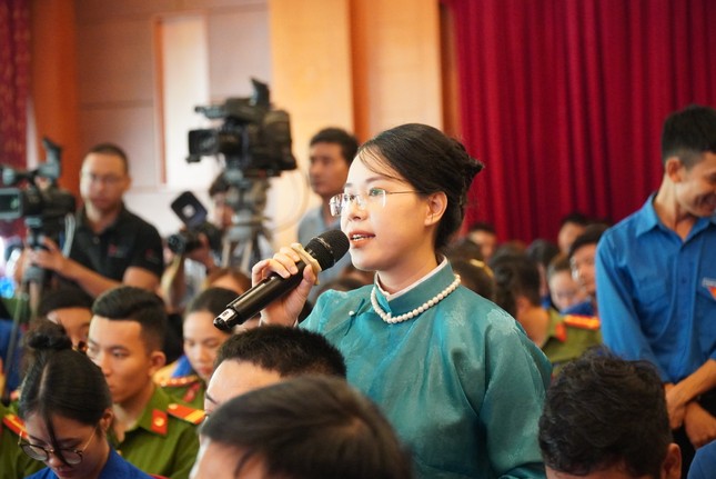 TUỔI TRẺ TT-HUẾ THAM GIA BẢO TỒN, PHÁT HUY GIÁ TRỊ VĂN HÓA HUẾ TRONG KỶ NGUYÊN SỐ