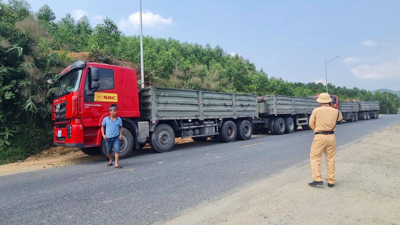 Cấm xe tải từ 3,5 tấn trở lên lưu thông vào trung tâm thành phố giờ cao điểm