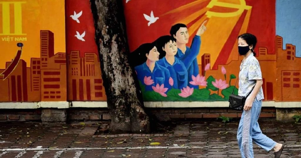 VẠCH LÁ TÌM SÂU NHƯNG CHẲNG TÌM ĐƯỢC SÂU