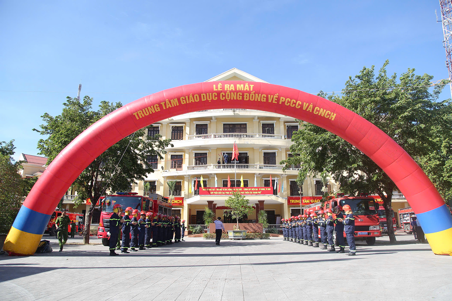 RA MẮT TRUNG TÂM GIÁO DỤC CỘNG ĐỒNG VỀ PHÒNG CHÁY CHỮA CHÁY VÀ CỨU NẠN CỨU HỘ THÀNH PHỐ HUẾ