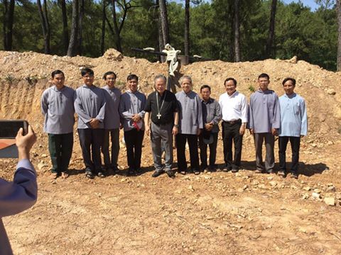 TGM Nguyễn Chí Linh (Tổng Giáo phận Huế) đến thăm Đan viện Thiên An