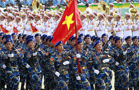PHÊ PHÁN Ý KIẾN KÊU GỌI VIỆT NAM LIÊN MINH QUÂN SỰ ĐỂ BẢO VỆ TỔ QUỐC