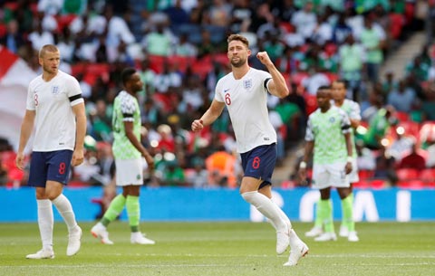 Áo đấu ĐT Anh tại World Cup bóc lột người lao động