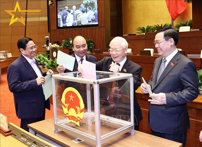DƯ LUẬN QUỐC TẾ ĐÁNH GIÁ CAO THÀNH CÔNG CỦA VIỆT NAM TRONG KIỆN TOÀN NHÂN SỰ CẤP CAO VÀ ĐỔI MỚI KINH TẾ