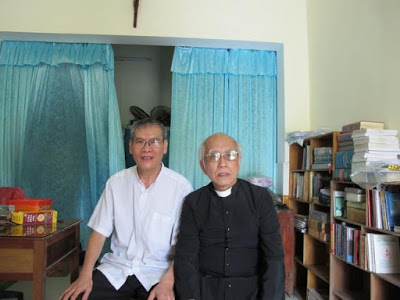 PHAN VĂN LỢI –“DÂN CHỦ” VÀ THU NHẬP ???