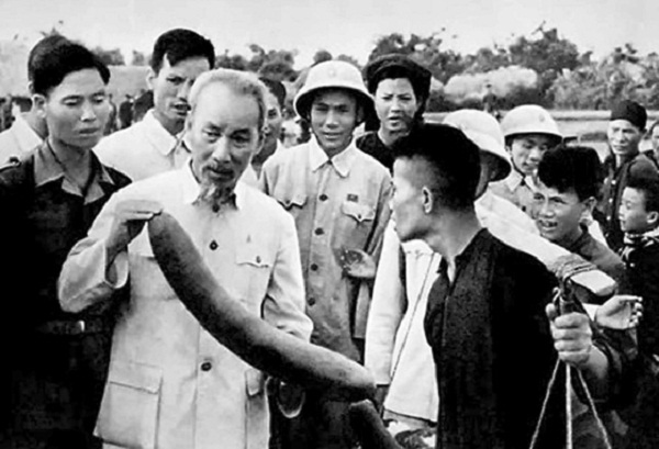 Tất cả vì hạnh phúc của nhân dân
