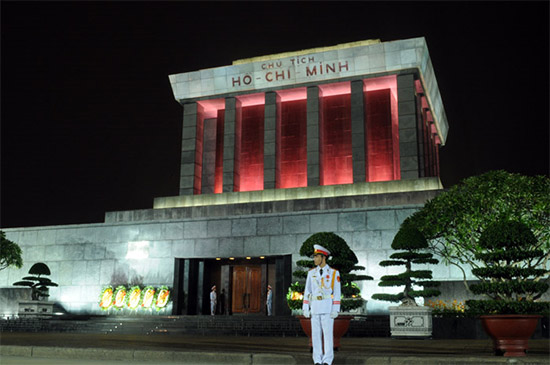 Giữ gìn lâu dài, bảo vệ tuyệt đối an toàn thi hài Chủ tịch Hồ Chí Minh