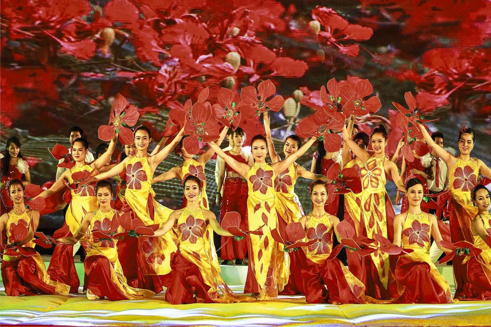 “LỆCH CHUẨN” - BIỂU HIỆN THIẾU TRÁCH NHIỆM XÃ HỘI CỦA NGƯỜI NGHỆ SĨ