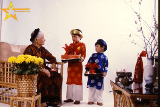 ĐÂU PHẢI SÙNG BÁI CÁ NHÂN!