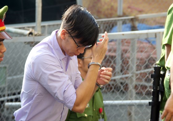 Trục xuất William Nguyen ra khỏi lãnh thổ Việt Nam