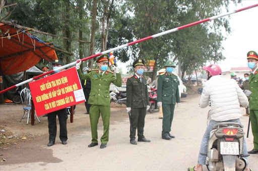 XIN ĐỪNG LÀ “CON SÂU LÀM RẦU NỒI CANH”