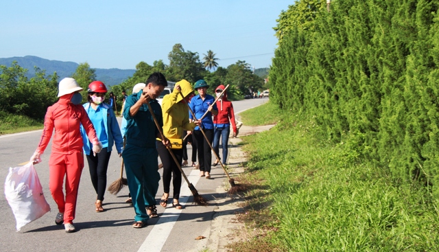 Nhặt rác ngày cuối tuần