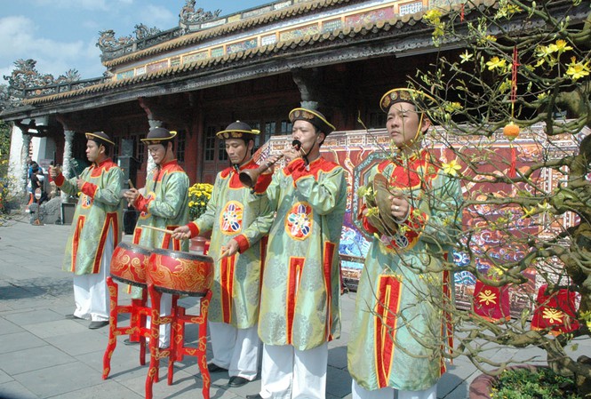 NGHI LỄ TẾT NGUYÊN ĐÁN NƠI CUNG ĐÌNH XƯA