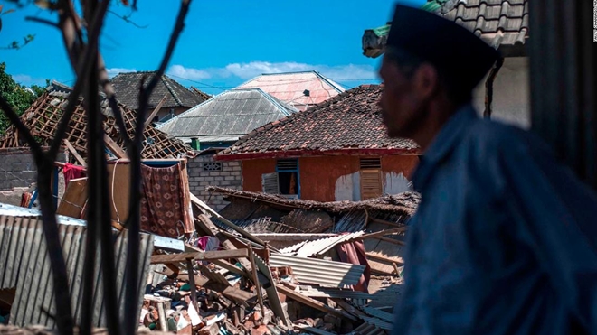 347 người chết trong vụ động đất kinh hoàng ở Indonesia