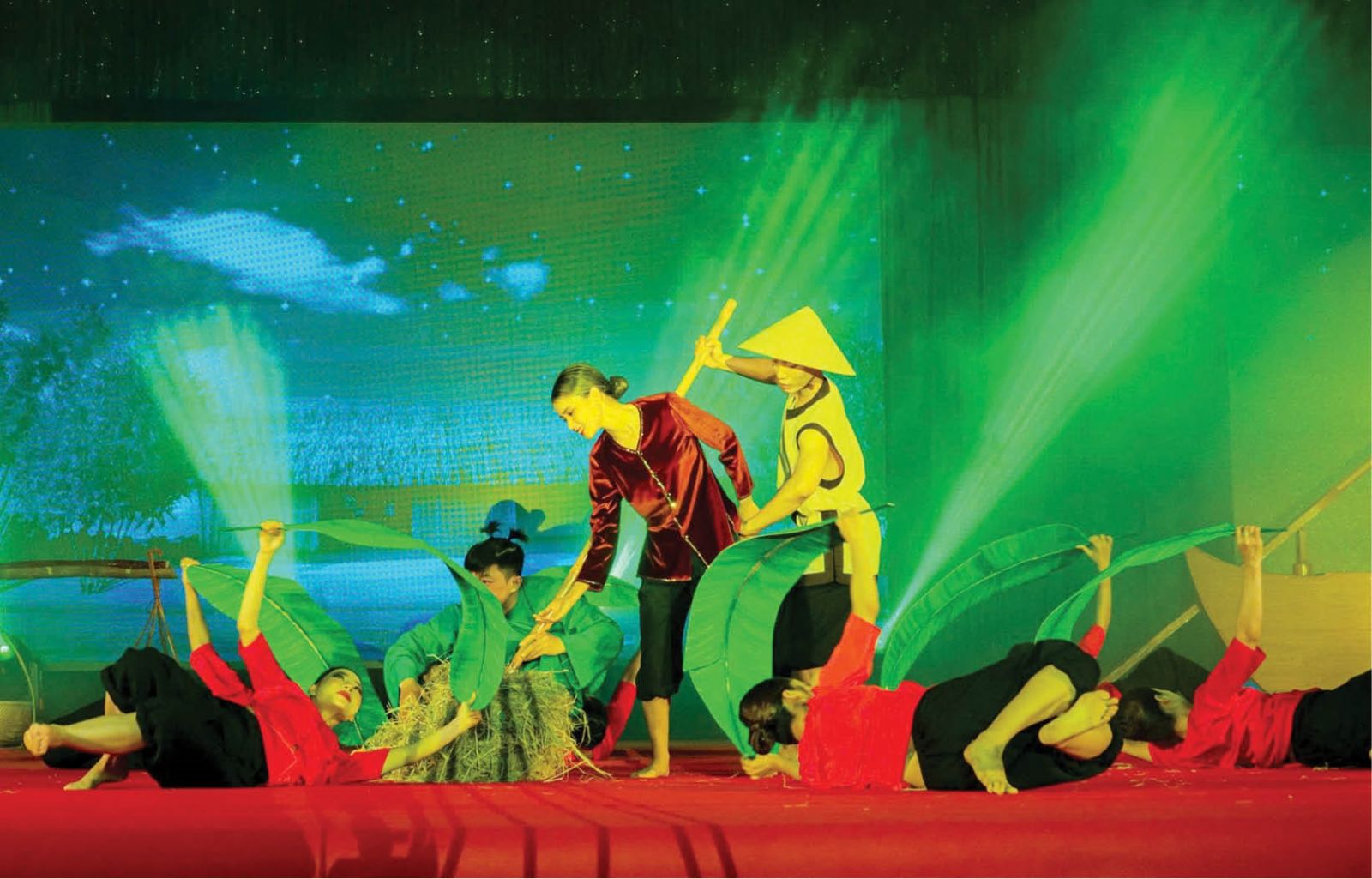 Vũ điệu mới của múa Huế