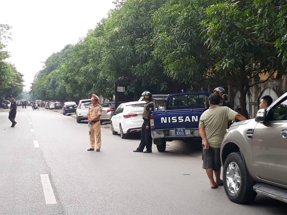Phong tỏa tuyến phố, triển khai bắn tỉa để truy bắt tội phạm nguy hiểm