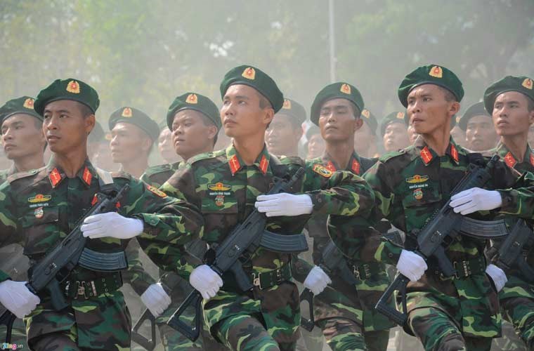 PHÁT HUY TRUYỀN THỐNG HÀO HÙNG                          CỦA CHIẾN THẮNG LỊCH SỬ 30 THÁNG 4 NĂM 1975