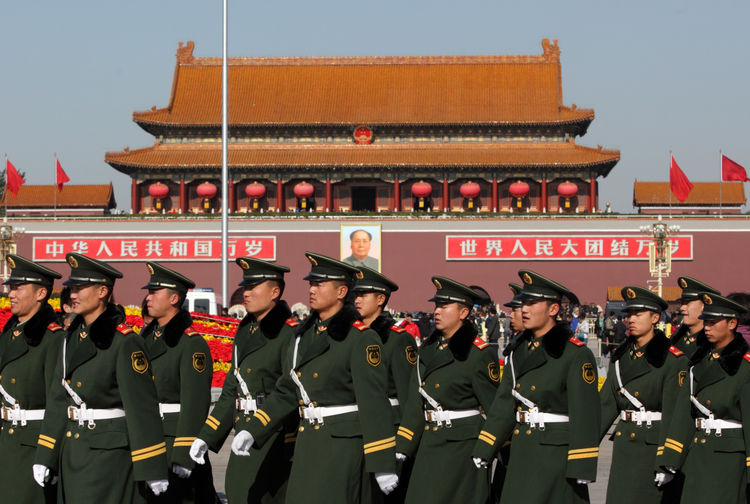 Trung Quốc chính thức cấm quân đội tham gia kinh doanh