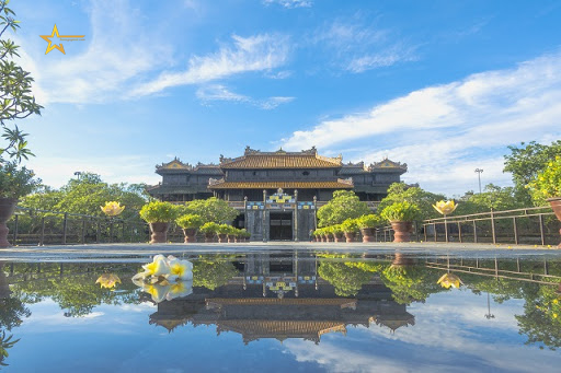 VUA GIA LONG VÀ PHONG THUỶ KINH THÀNH HUẾ